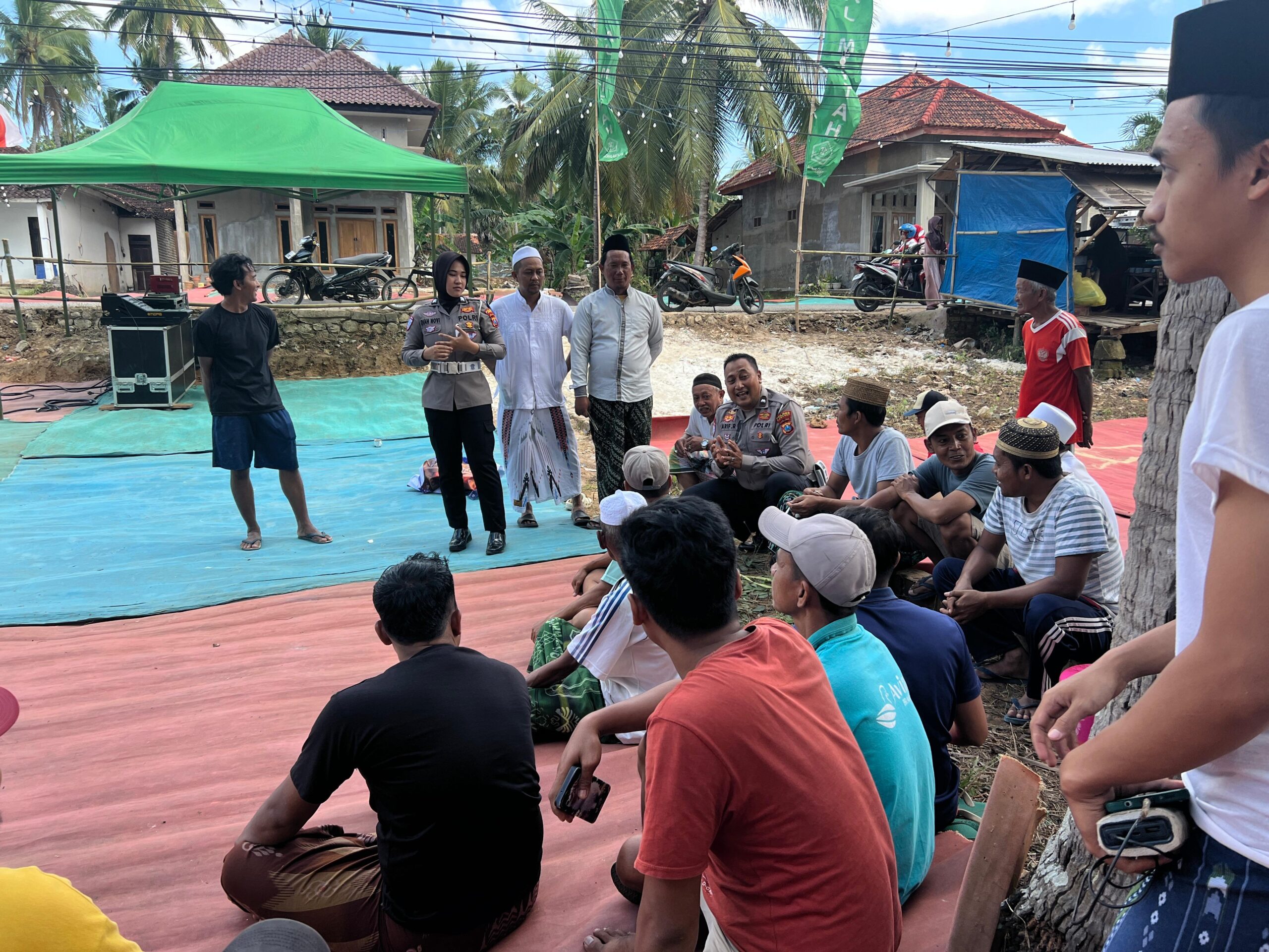 Polantas Menyapa : Polres Sumenep Sambang Warga Desa Beri Edukasi Tertib Lalin