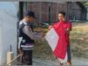Tingkatkan Rasa Nasionalisme, Polres Ngawi Bagikan dan Pasang Bendera Merah Putih di Rumah-rumah Warga