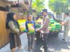 Polres Magetan Blusukan Antarkan Beras Murah, Warga Desa Sambut dengan Senyum Polres Magetan Blusukan Antarkan Beras Murah, Warga Desa Sambut dengan Senyum