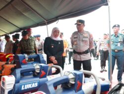 Kapoda Jatim Bersama Gubernur Tinjau Kesiapan Alat Mitigasi Bencana Hadapi Cuaca Ekstrem Kapoda Jatim Bersama Gubernur Tinjau Kesiapan Alat Mitigasi Bencana Hadapi Cuaca Ekstrem