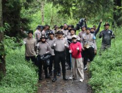 Polres Magetan Gelar Korve di Jalur Pendakian Gunung Lawu, Dukung Gerakan Indonesia ASRI dan Jaga Keasrian Alam