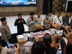 Polres Magetan Gerak Cepat Bongkar Dugaan Arena Sabung Ayam di Maospati, Enam Ekor Ayam Diamankan Polres Magetan Gerak Cepat Bongkar Dugaan Arena Sabung Ayam di Maospati, Enam Ekor Ayam Diamankan