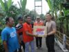 Bersama Warga, Kapolres Madiun Benahi Jembatan Akses Utama Dusun 